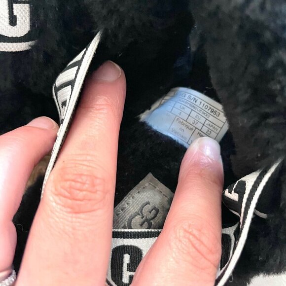 UGG Women's Oh Yeah Fuzzy Slide in Black Size 6 - Picture 6 of 11